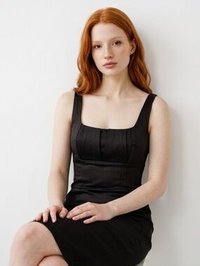 Calvin Klein Elegant Black Sleeveless Dress